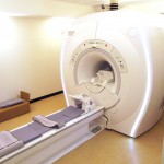 MR撮影室　“最新のデジタル伝送技術”が搭載された1.5T MRI装置　SIGNA Creator（GE製）を導入しています。